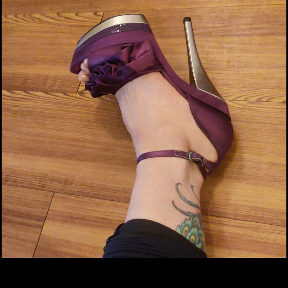 😍 bebe heels gorgeous